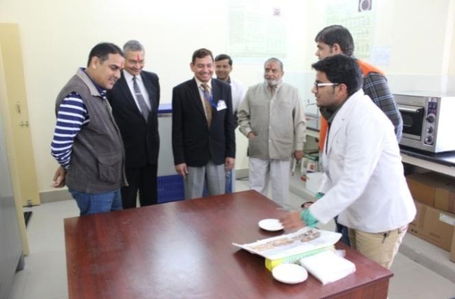 Government of Rajasthan visited PGIVER, Jaipur on 06.02.2016. He was accompanied by Prof. (Dr.) Col. A.K. Gahlot, Hon ble Vice-Chancellor, RAJUVAS and Dr.